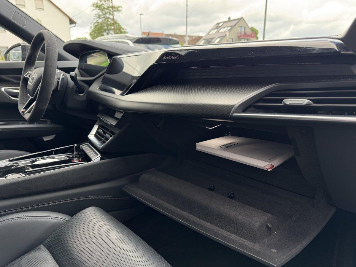 Audi e-tron RS GT quattro Carbon Top-View Headup 21Zo