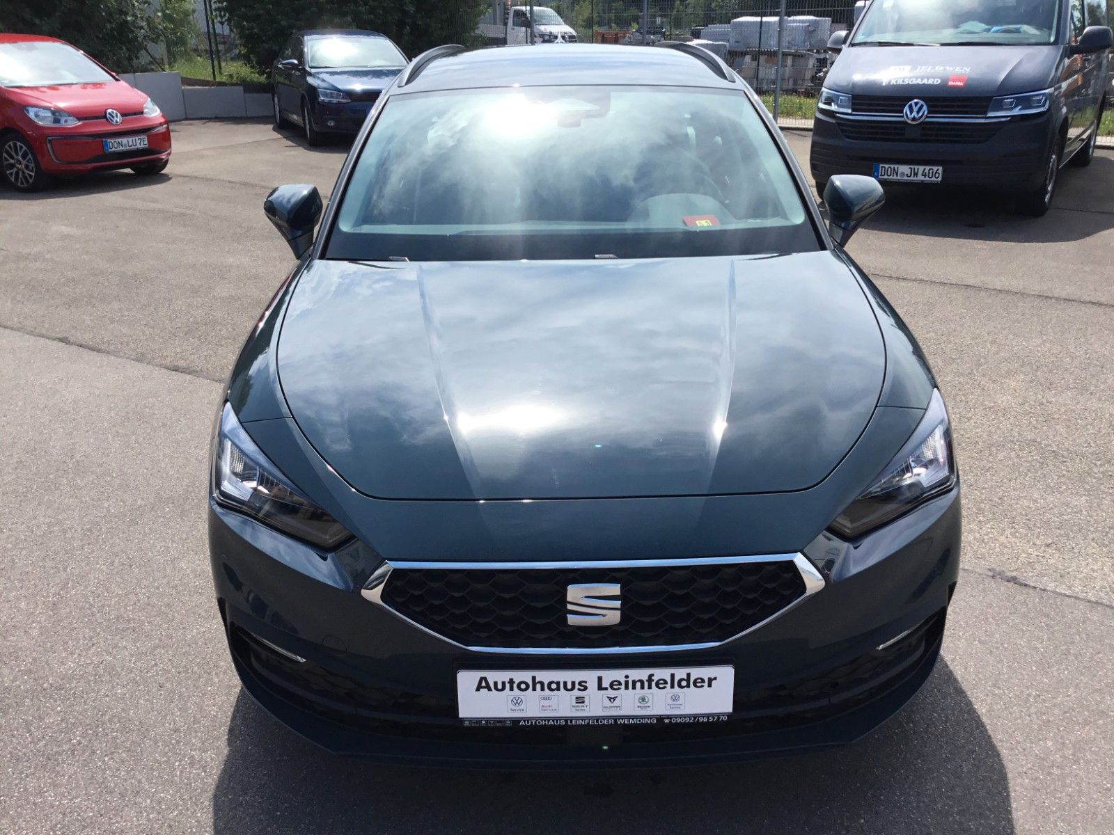 Fahrzeugabbildung SEAT Leon 1.5 eTSI Style DSG Sportstourer+LED+ACC+AHK