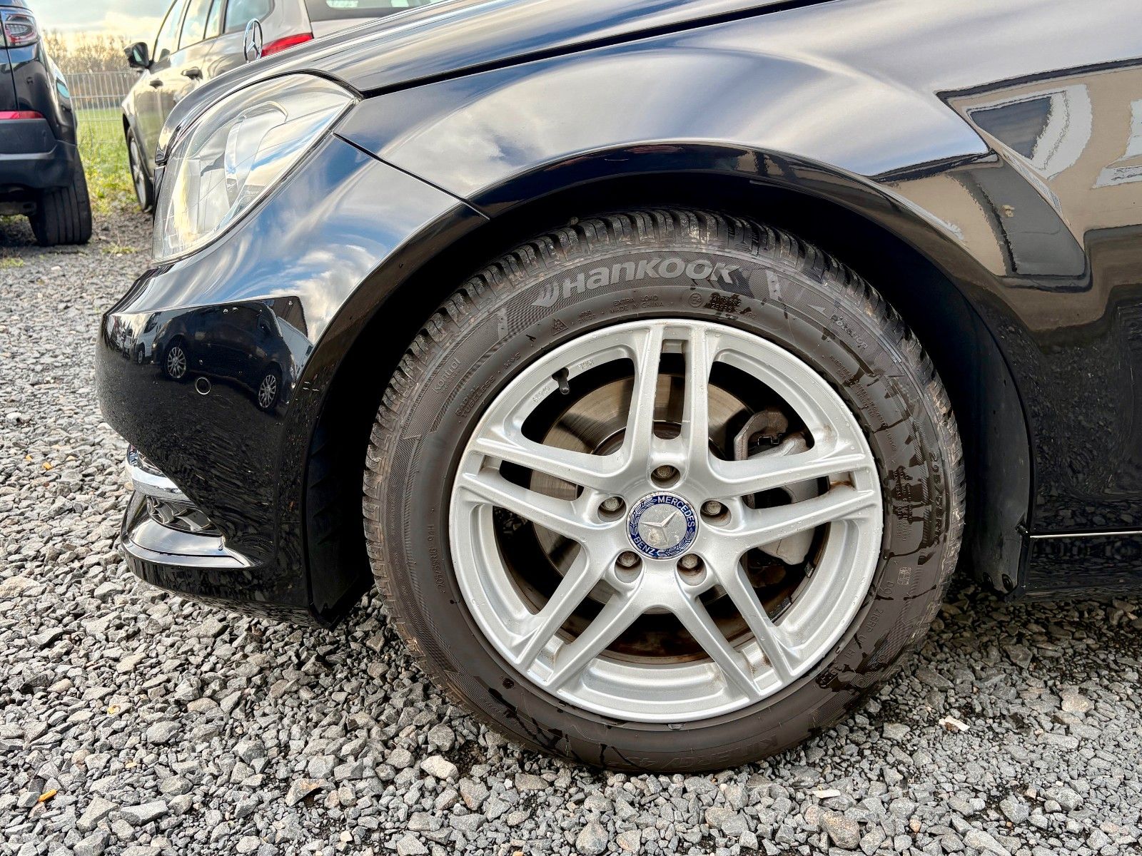 Fahrzeugabbildung Mercedes-Benz C 180 CGI Limo Classic Aut. Navi el. Sitze SPORT