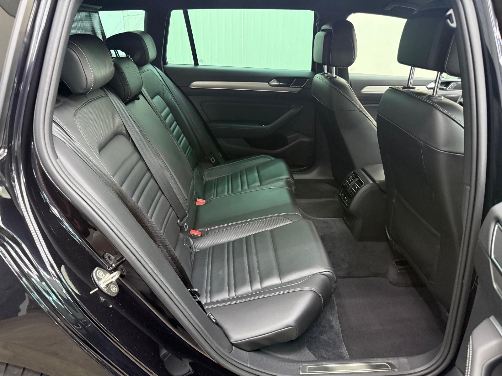 Volkswagen Passat Variant Highline "R-LINE INTERIEUR"
