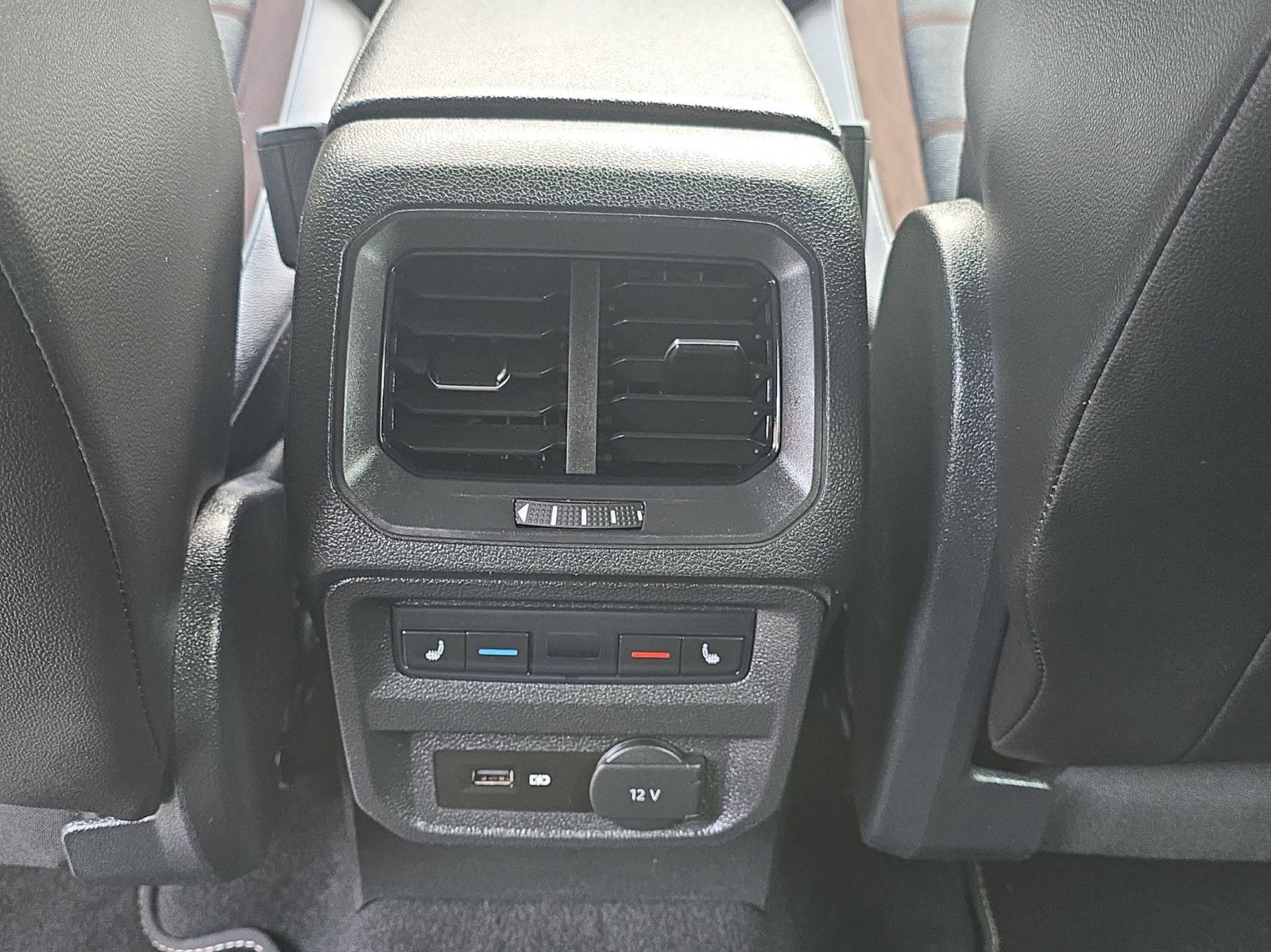 Fahrzeugabbildung SEAT Tarraco Xcellence 4Drive/7-Sitzer/360°