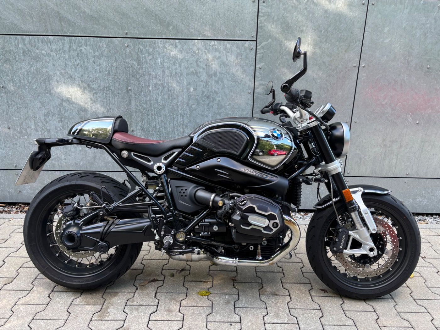 Fahrzeugabbildung BMW R nine T 100 Jahre Edition Oil Inclusive