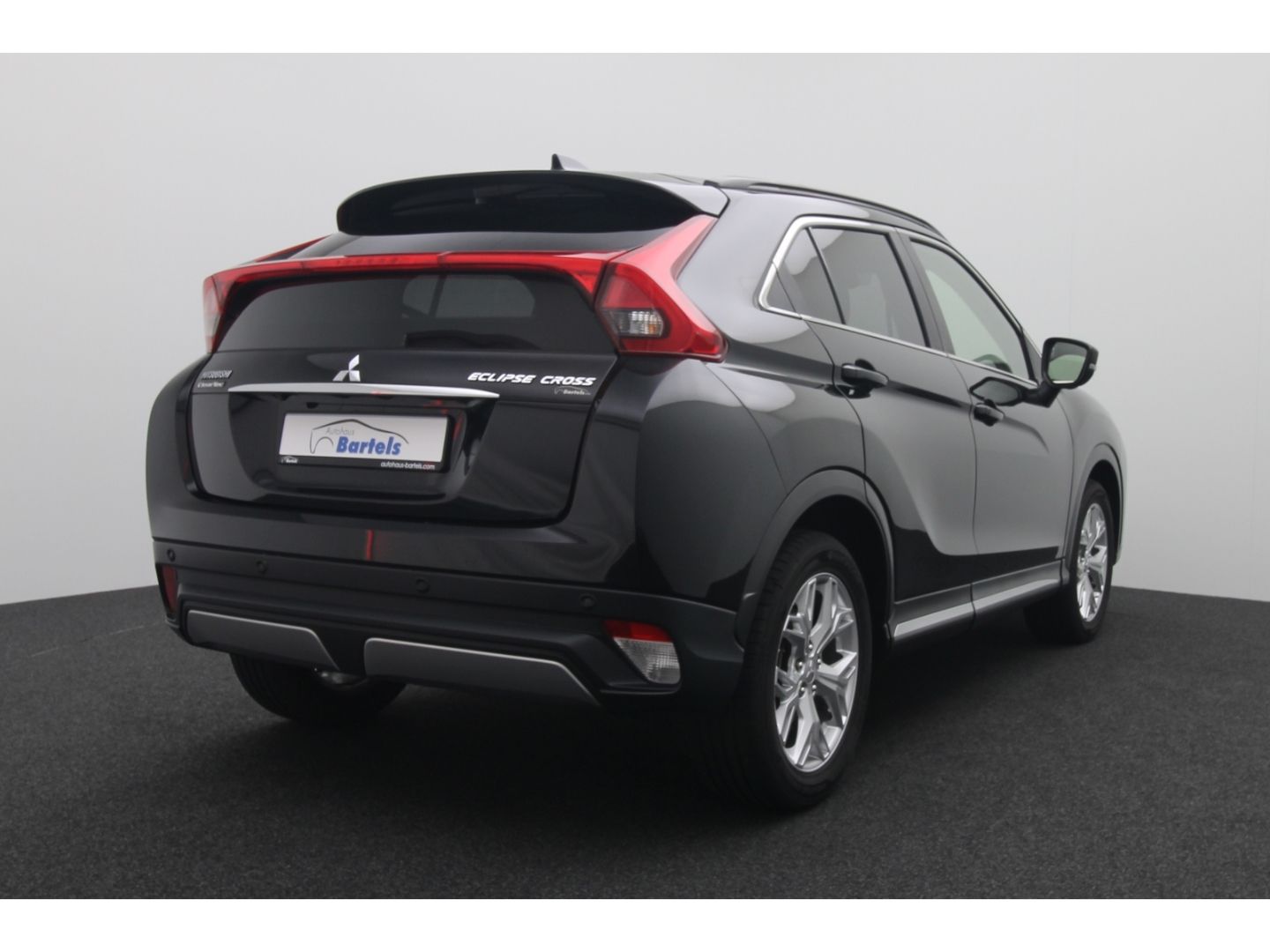Fahrzeugabbildung Mitsubishi Eclipse Cross Intro Edition 2WD ACC Totwinkelass