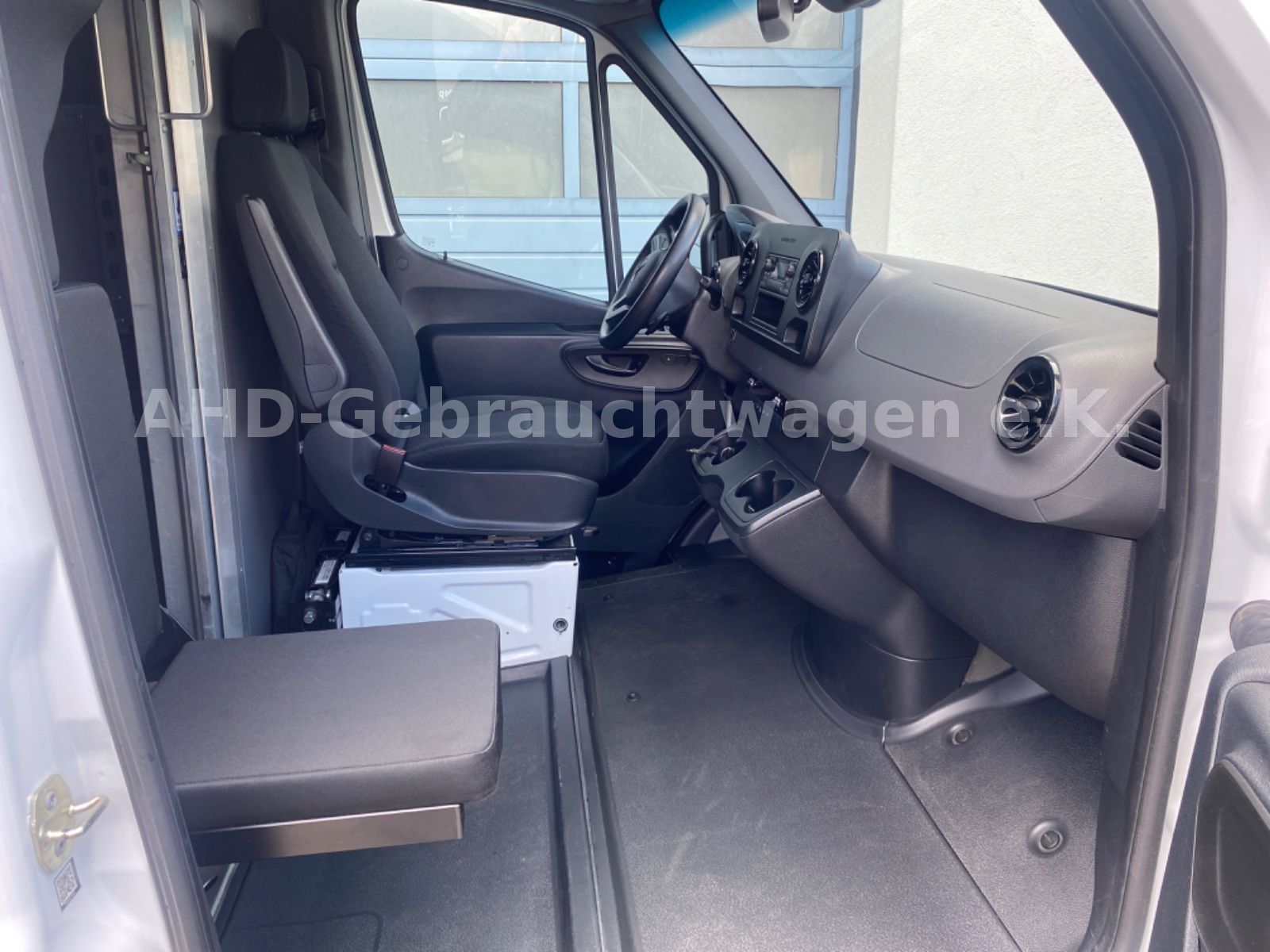 Fahrzeugabbildung Mercedes-Benz eSprinter III Kasten FWD eSprinter