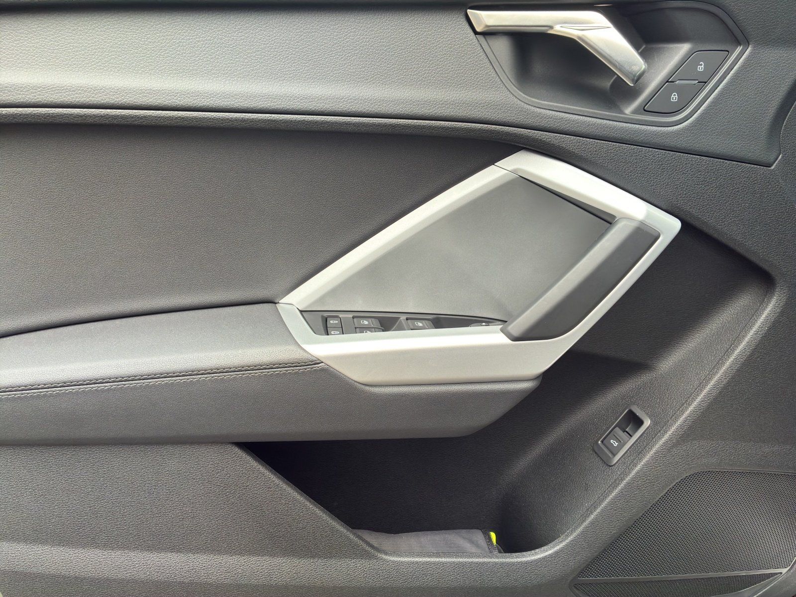 Fahrzeugabbildung Audi Q3 Sportback S line 35 TFSI AHK,LED,Navi,PDC,LM