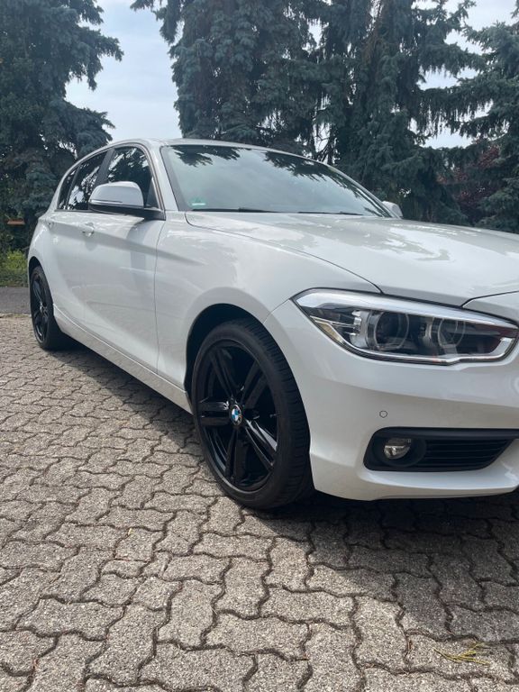Image of BMW 120