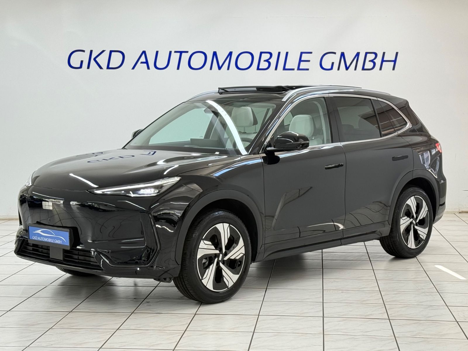 Geely E5 Max+*450KM*Pano*Massage*360°*