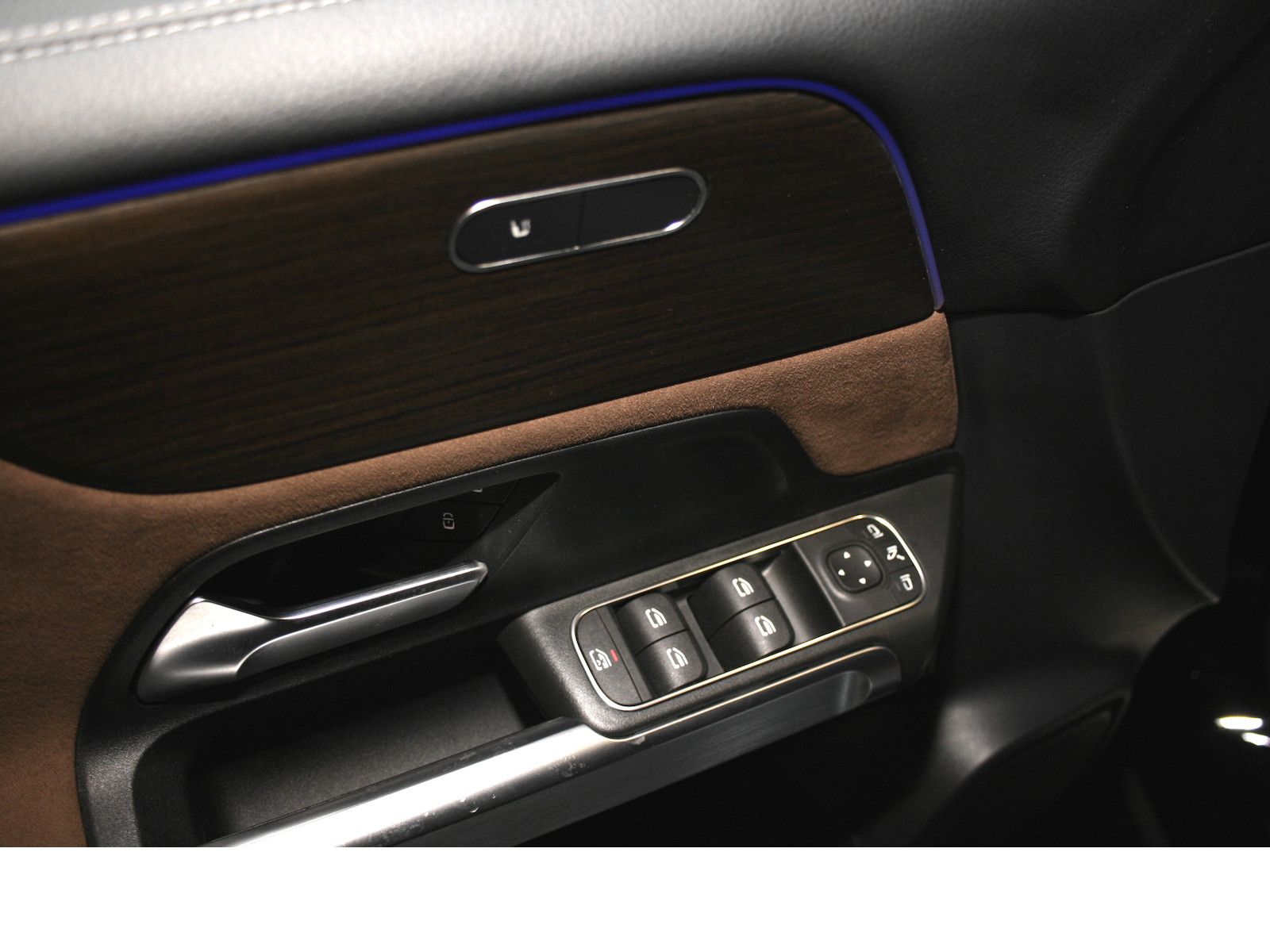 Fahrzeugabbildung Mercedes-Benz GLB 180 AMG Line Plus *Panorama-Dach*Totwinkel*