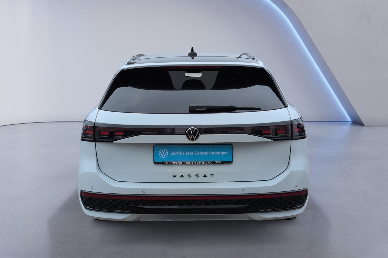 Passat R-Line 2.0 TDI 4MO DSG PANO+STHZ+AHK+