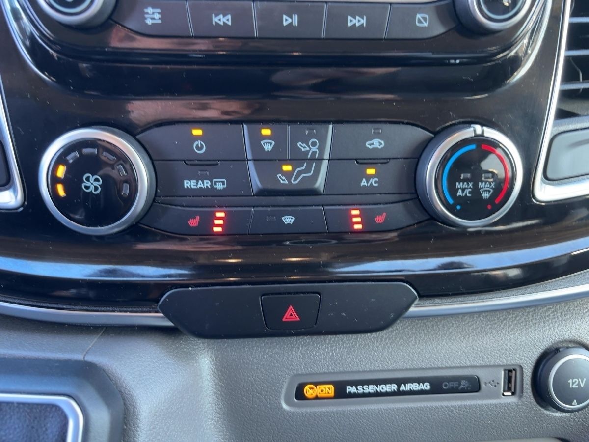 Fahrzeugabbildung Ford Transit Tourneo Custom Titanium 2.0 TDCi AHK WKR