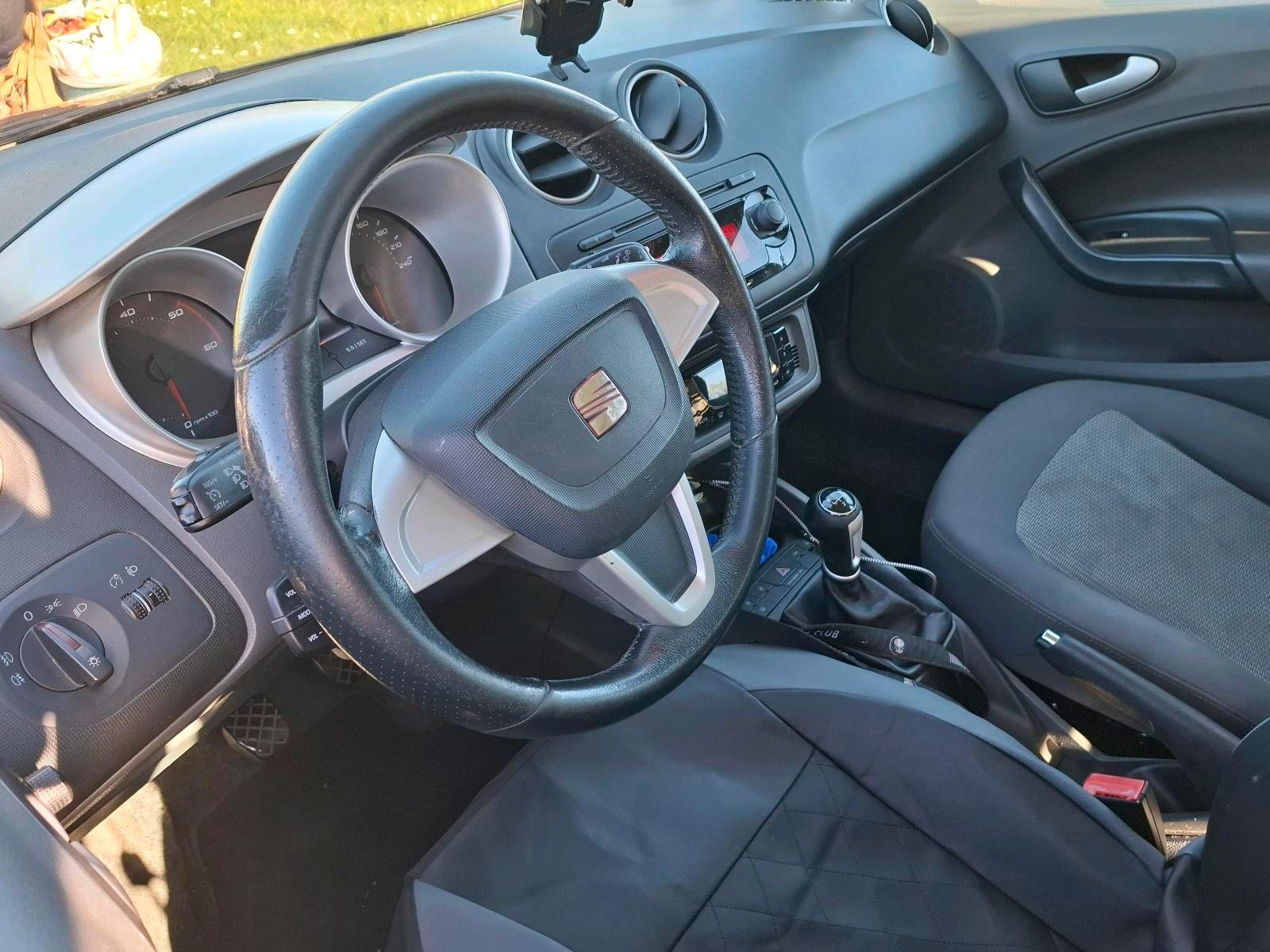 Seat Ibiza 2011 — photo 10