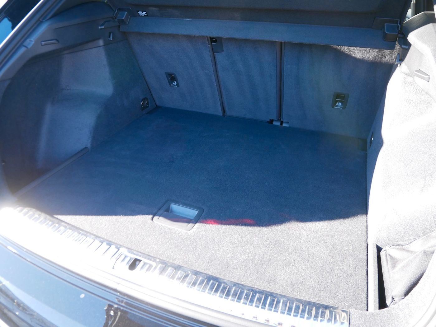 Fahrzeugabbildung Audi Q3 40 2.0 TFSI quattro S-Line NEU56T AHK Kamera