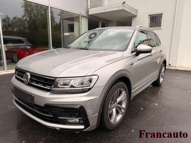 Volkswagen Tiguan - 1
