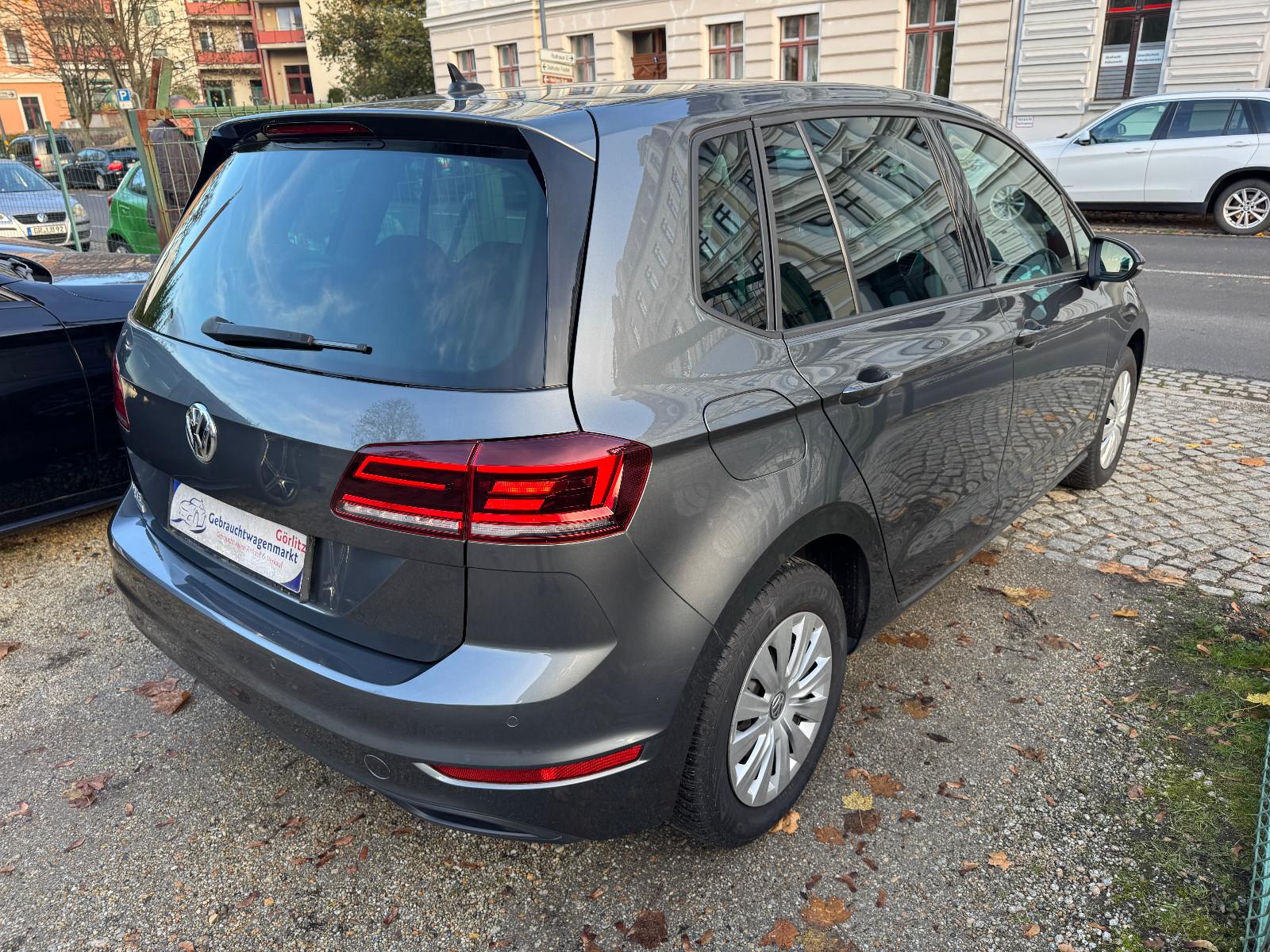 Volkswagen Golf SportsvanVII Trendline PDC V+H Tempomat AHK, миниатюра 4