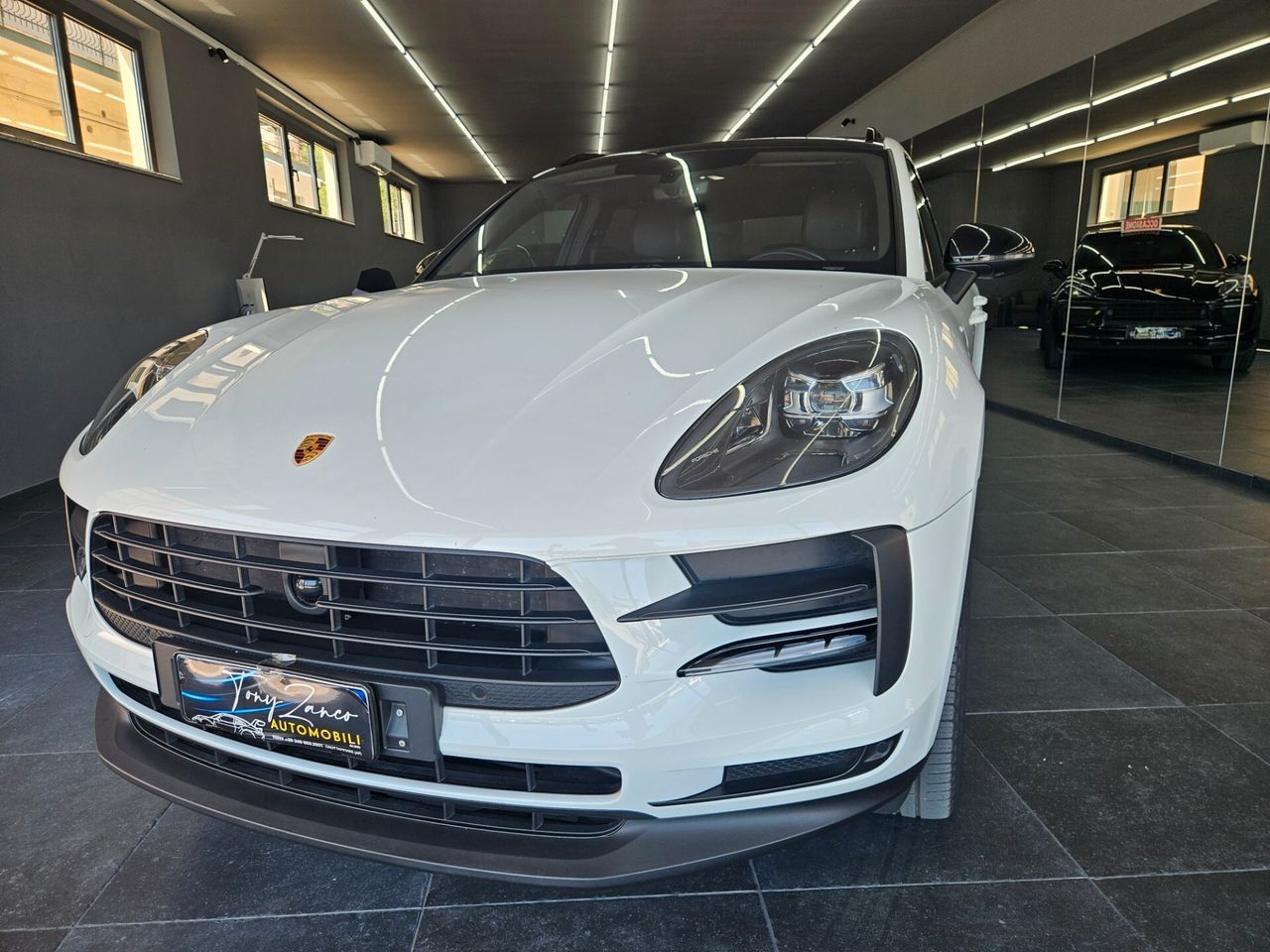 PORSCHE Macan