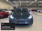 Tesla Model Y Rear-Wheel Drive - silberne Tesla Model Y