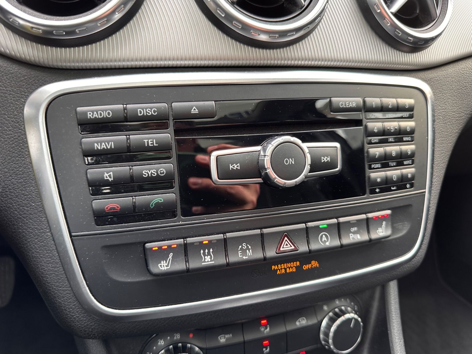 Fahrzeugabbildung Mercedes-Benz GLA 220 CDI Urban DCT AHK/Pano/SHZG/STANDHZG/GRA