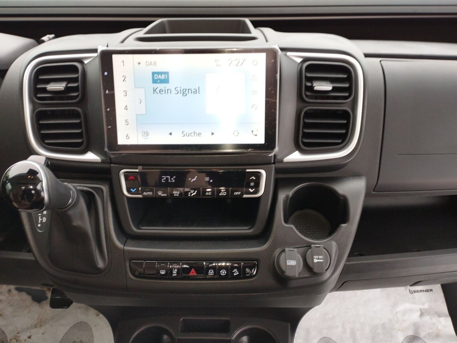 Fahrzeugabbildung Eura Mobil Van V 635 EB Captain-Chair- Sitze, Skyroof, RFK