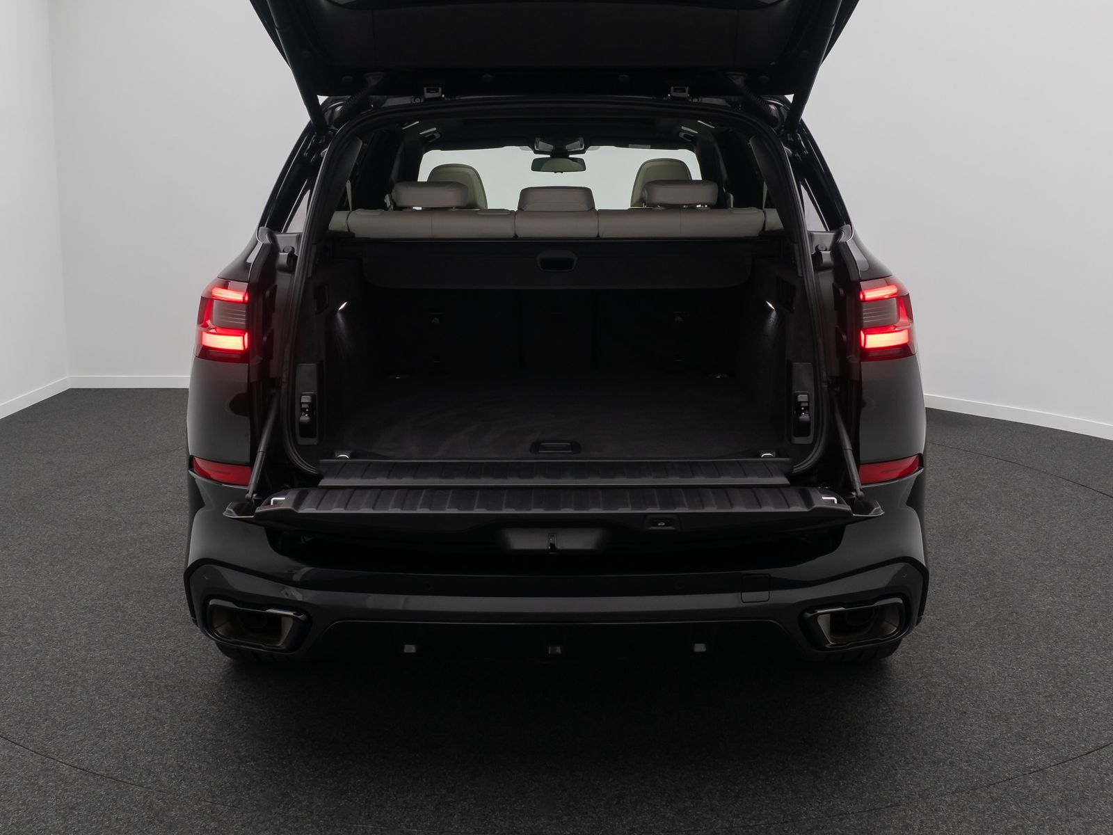 Fahrzeugabbildung BMW X5 xD40i M Sport FondEnt Massage Individual Voll