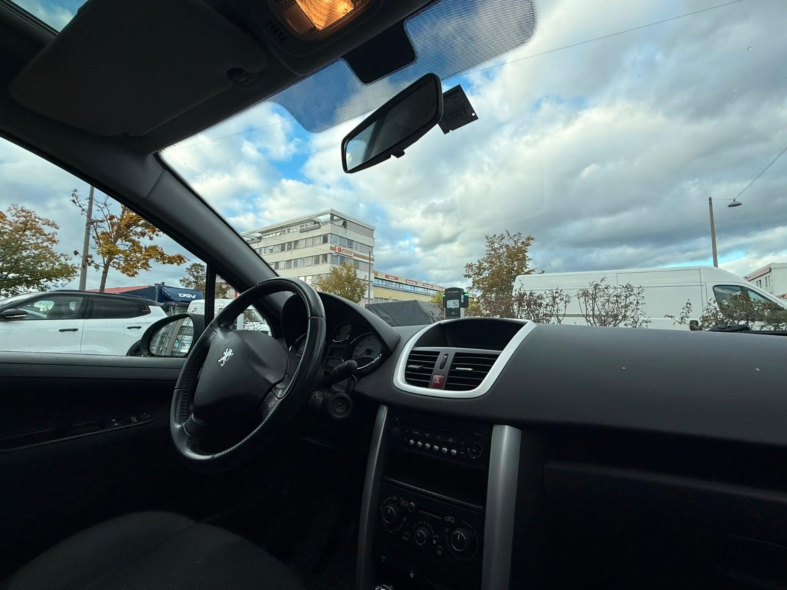 Peugeot 207 2011 — photo 10