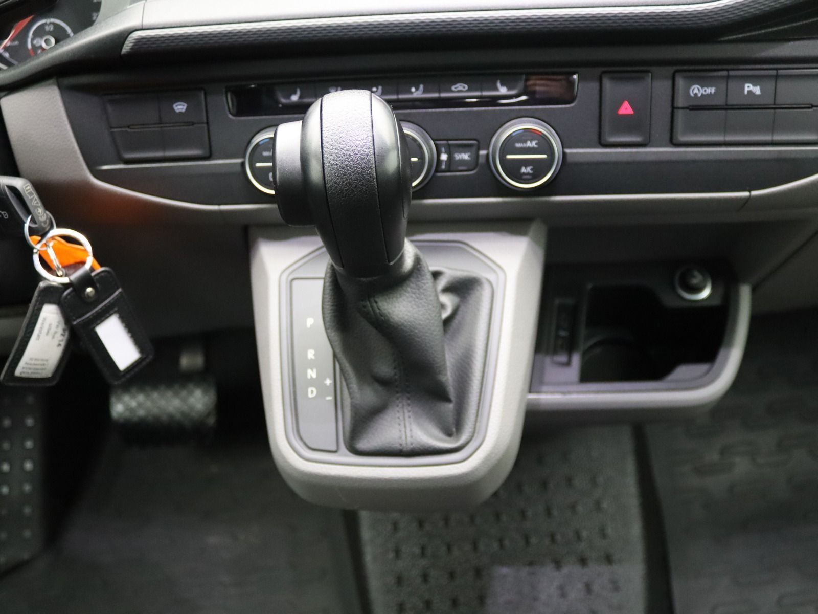 Volkswagen T6 Caravelle - Bild 12