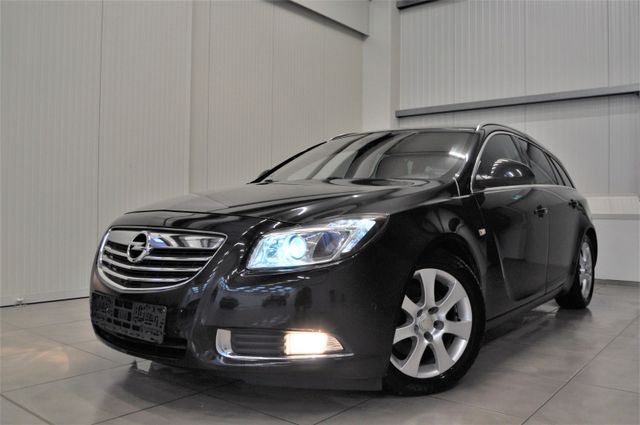 Opel Insignia A Sports Tourer Sport / LEDER / XENON