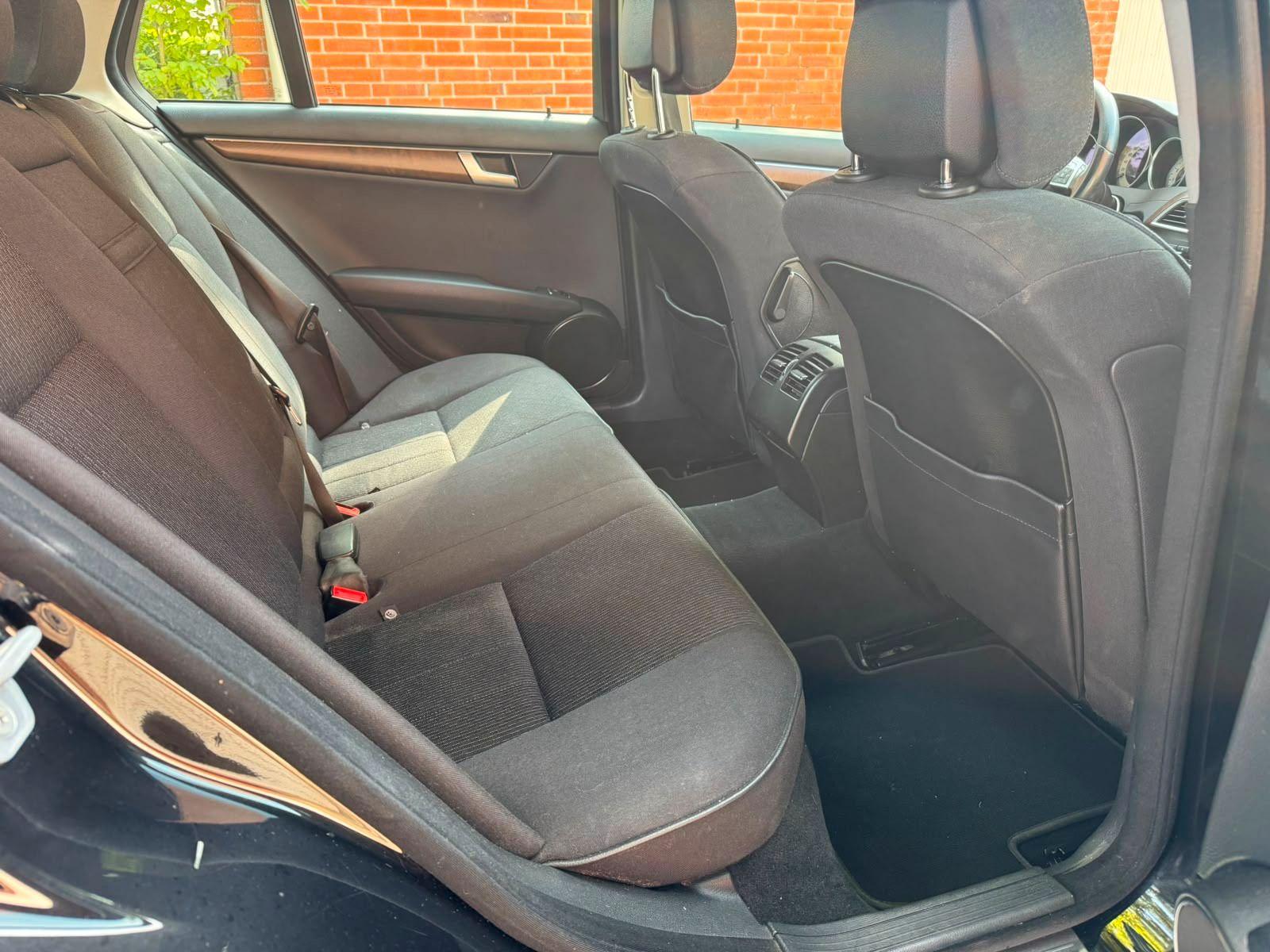 Mercedes-Benz C180 2013 — photo 8