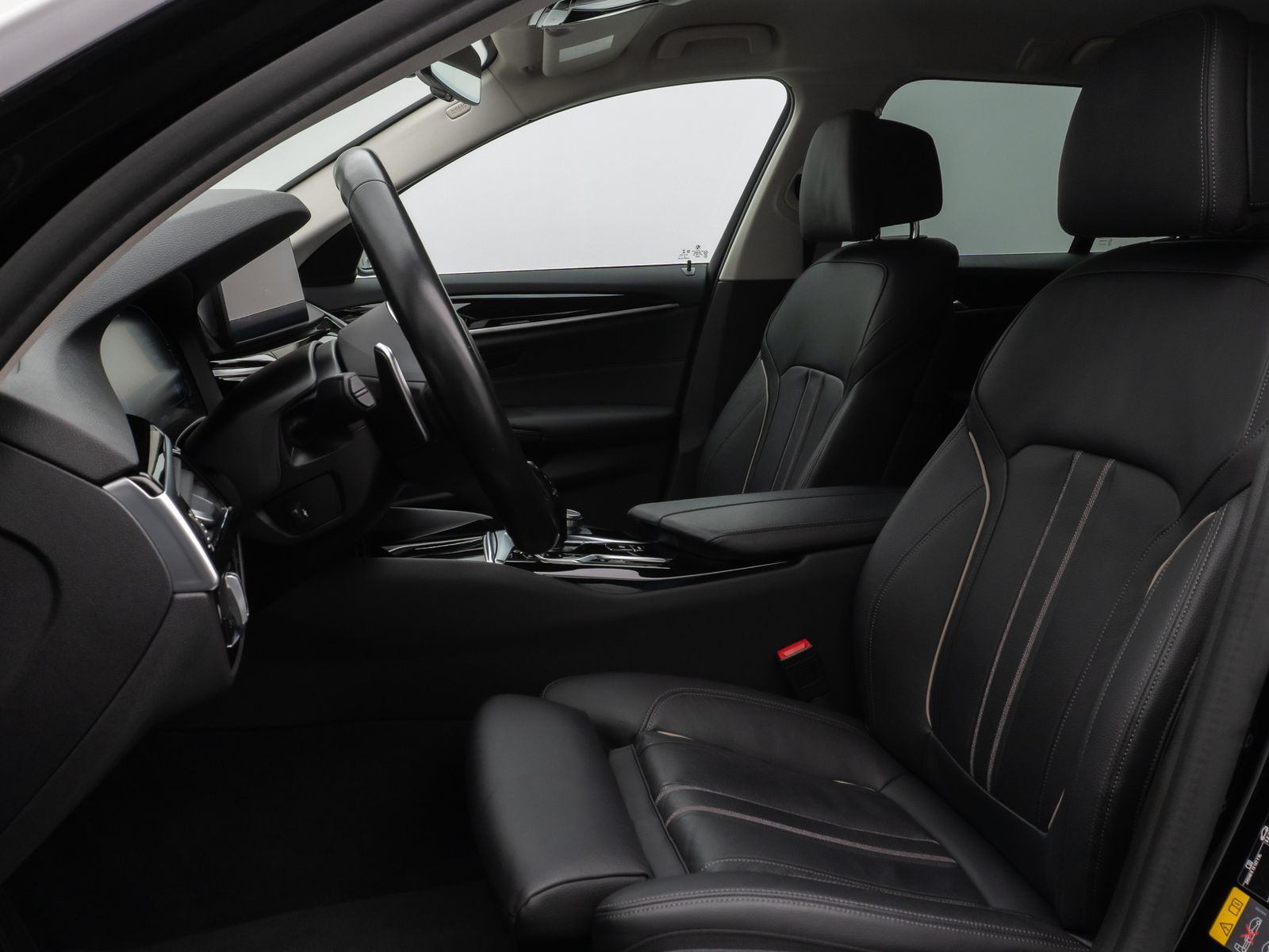 Fahrzeugabbildung BMW 530e xD Kamera Komfort DisplKey Alarm