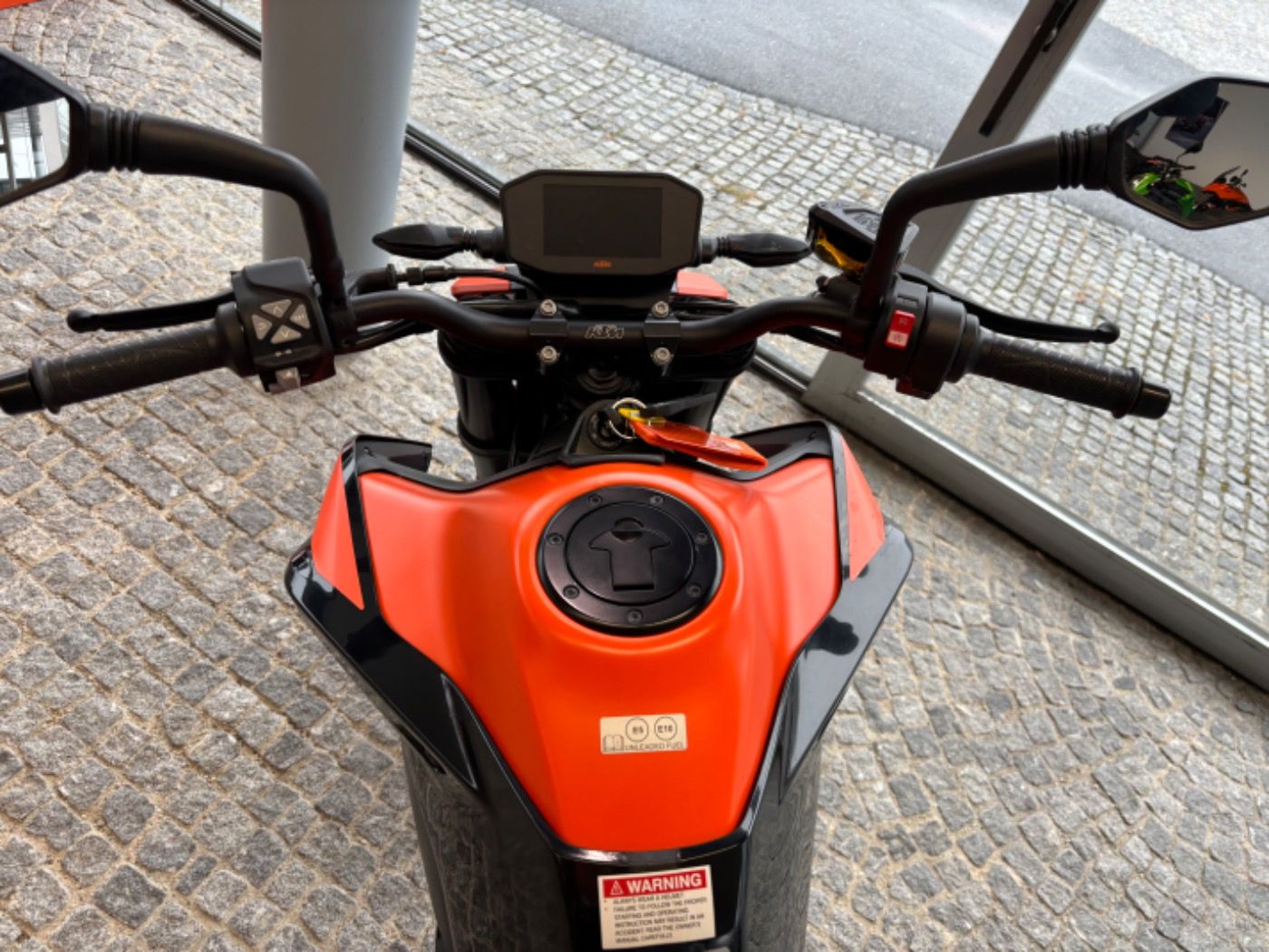 Fahrzeugabbildung KTM 890 Duke