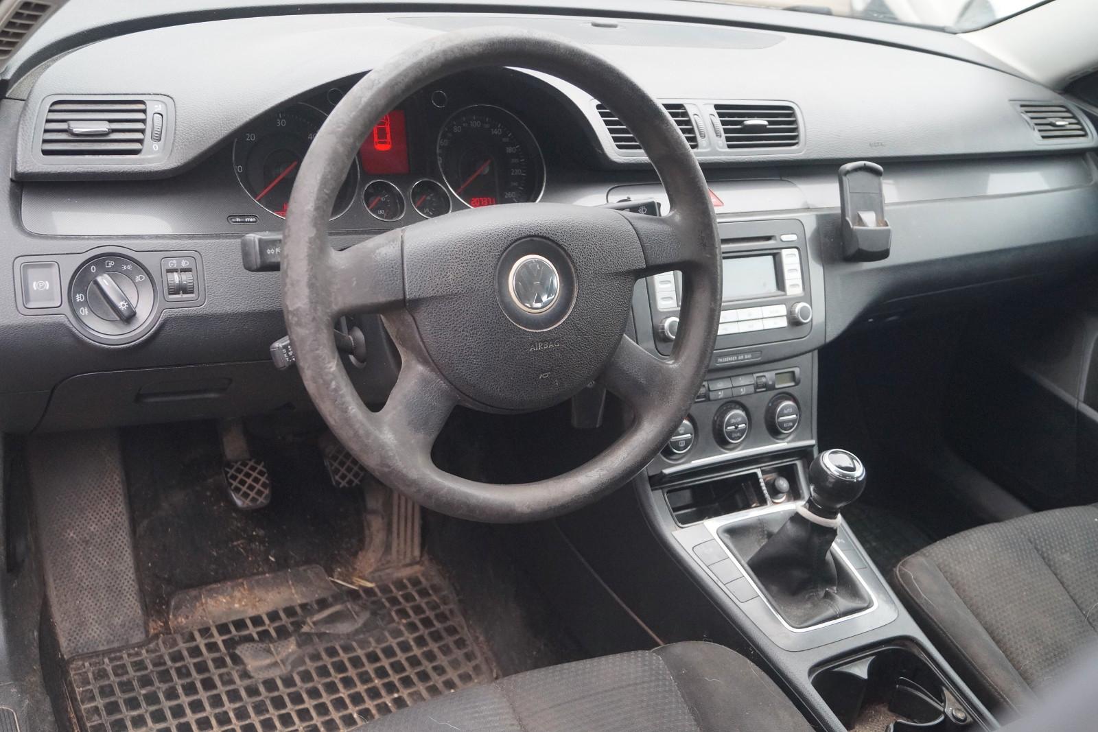 Volkswagen Passat 2006 — photo 19