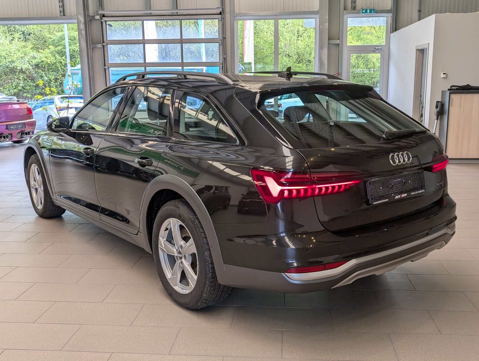 Fahrzeugabbildung Audi A6 Allroad 45 TDI Matrix HUD ACC AHK Luft 360°