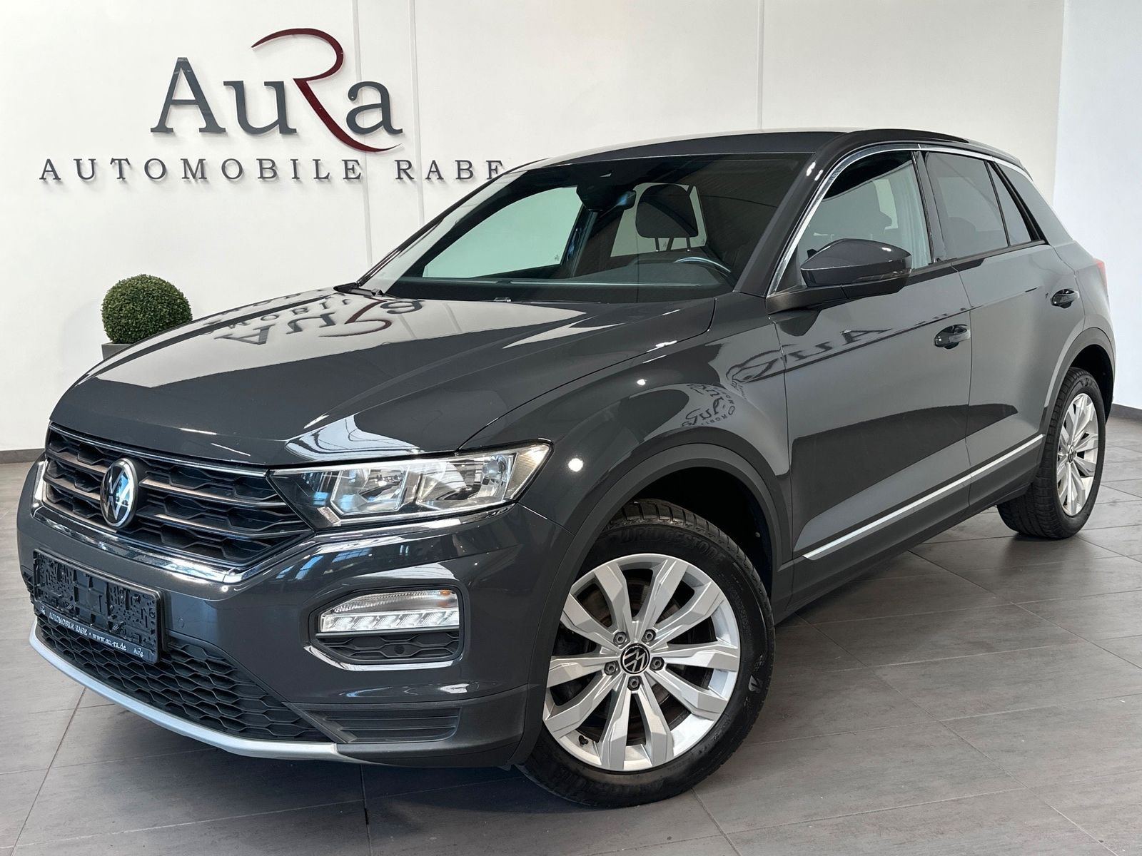 Fahrzeugabbildung Volkswagen T-Roc 2.0 TDI DSG Sport NAV+STHZG+KAM+SHZ+PDC