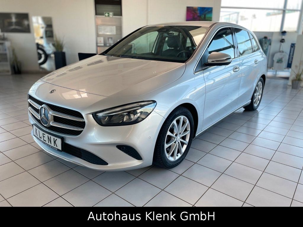 Mercedes-Benz B 180