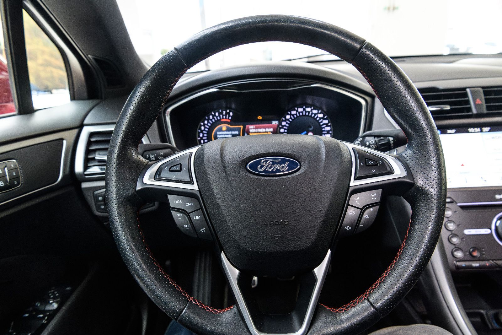 Fahrzeugabbildung Ford Mondeo Turnier ST-Line+PANO+LED+GJR+ACC+SHZ+MEMO