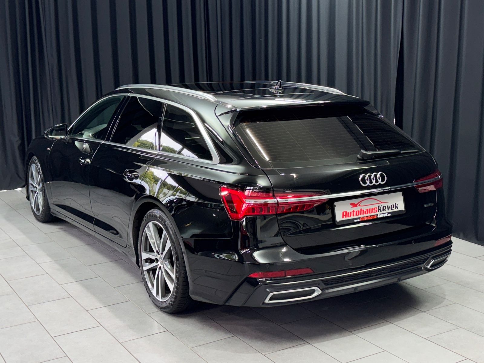 Fahrzeugabbildung Audi A6 Avant 50 TDI quattro sport|S-LINE|PANO|MATRIX