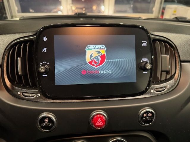 Fahrzeugabbildung Abarth 695 Autom. Beats Navi Carplay PDC