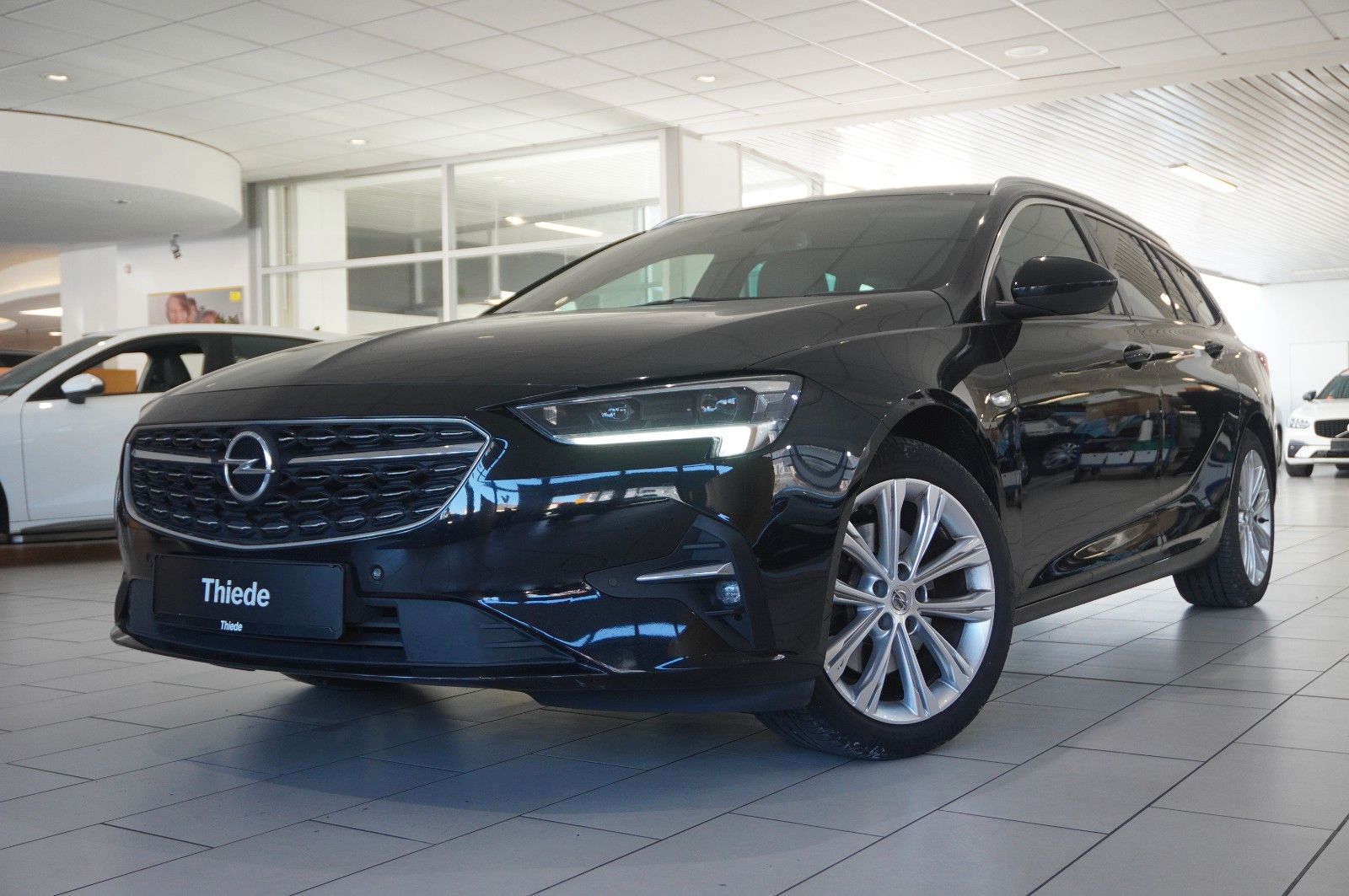 Fahrzeugabbildung Opel Insignia B ST 2.0D ELEGANVE NAVI/LED/KAMERA/OPC