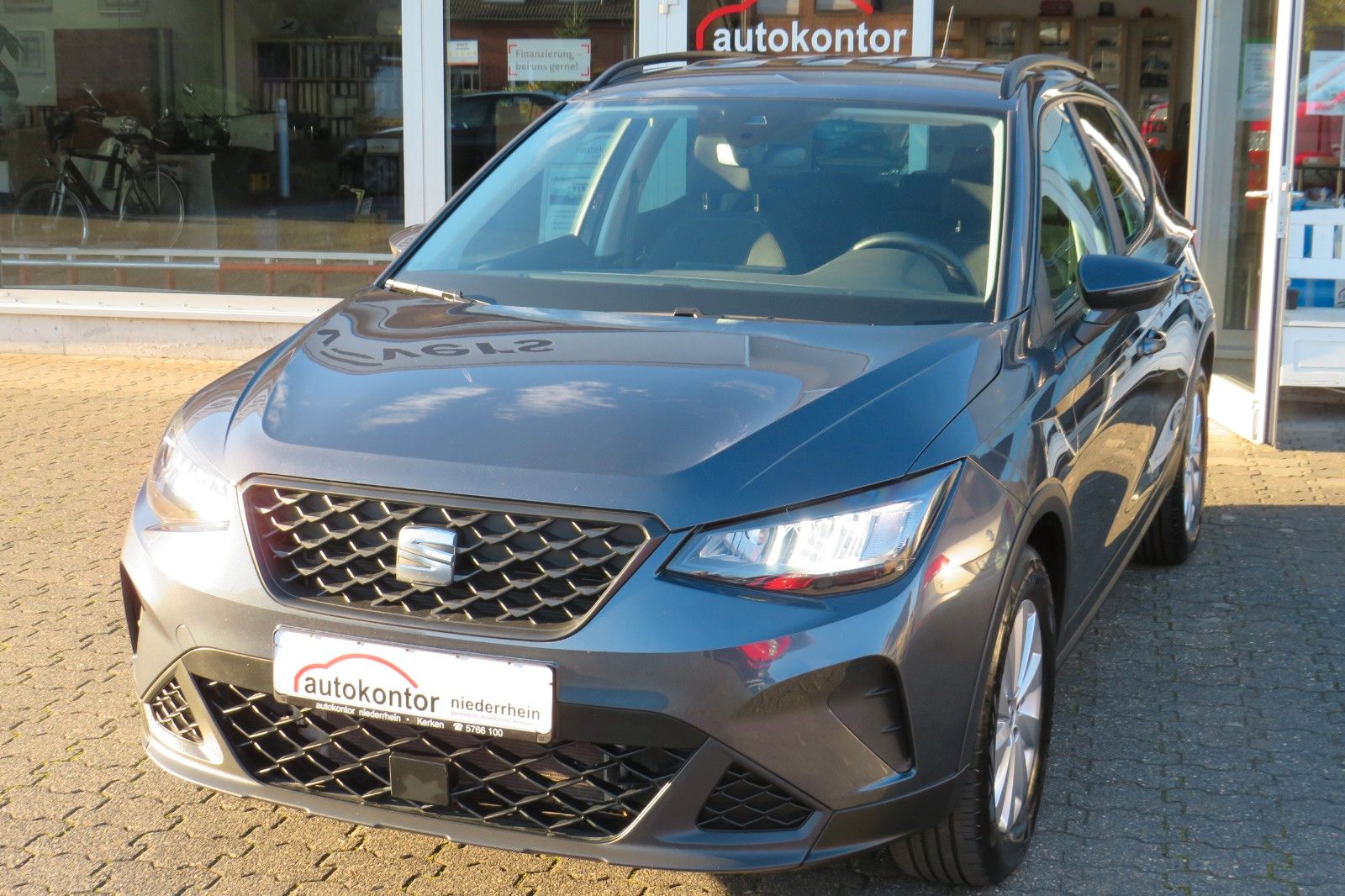 Fahrzeugabbildung SEAT Arona Style NAVI APP SITZH. PDC GRA 1.HD