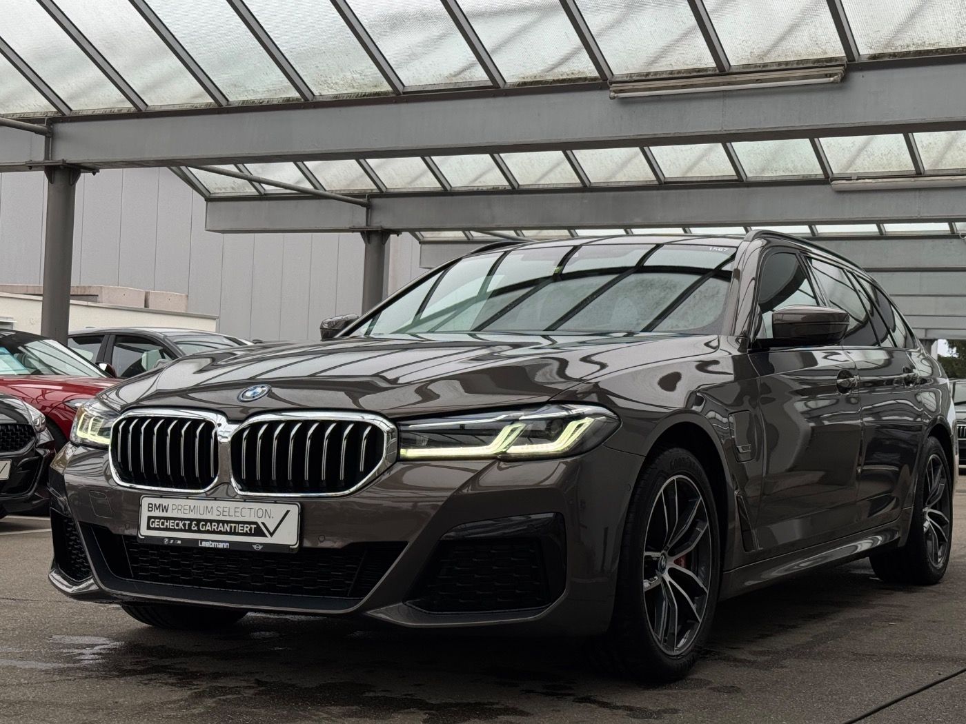 Fahrzeugabbildung BMW 530e xDrive Touring M-Sport 2 JAHRE GARANTIE