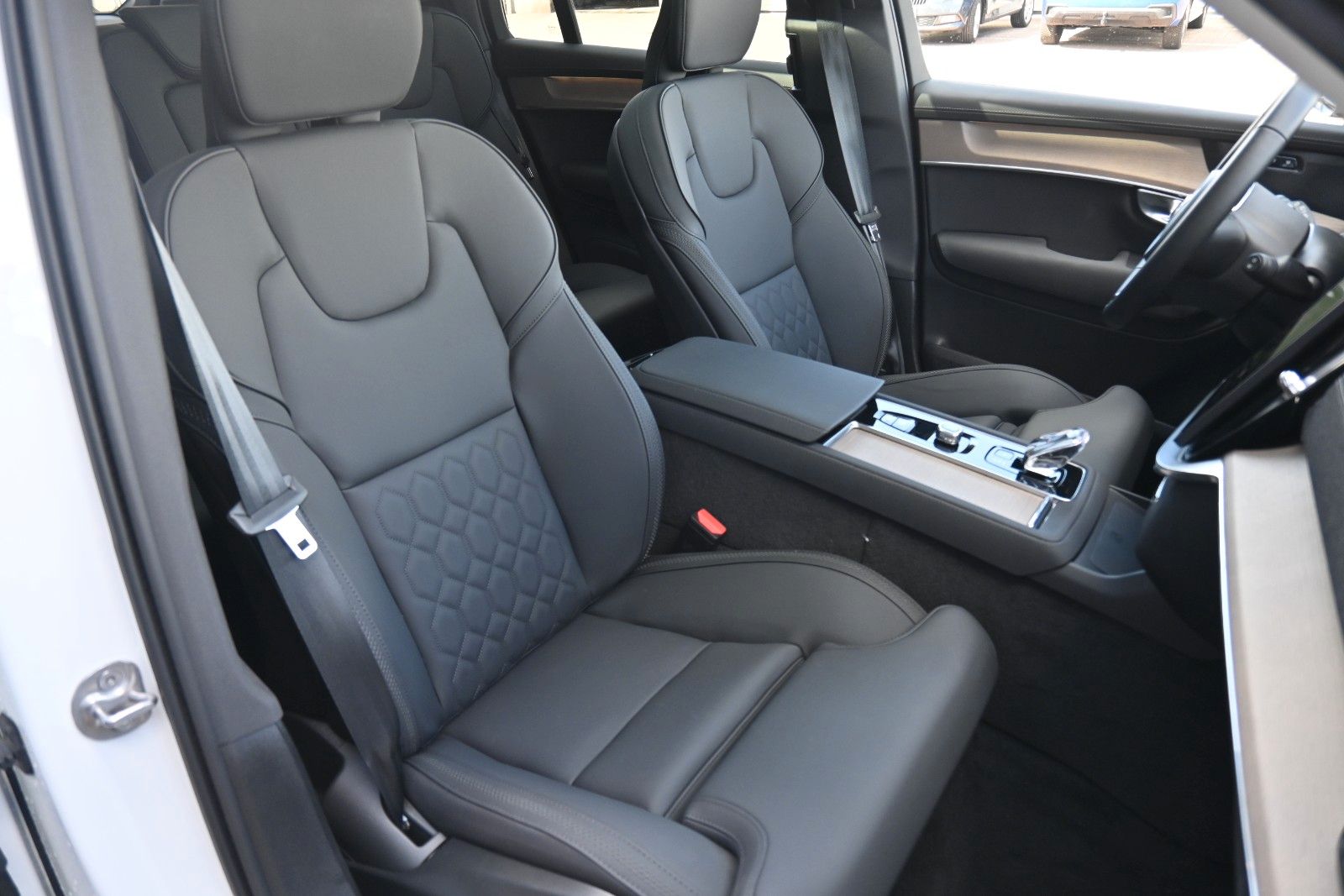 Fahrzeugabbildung Volvo XC90 T8 AWD Plus Dark*PANO*360°*HuD*H&K*ACC