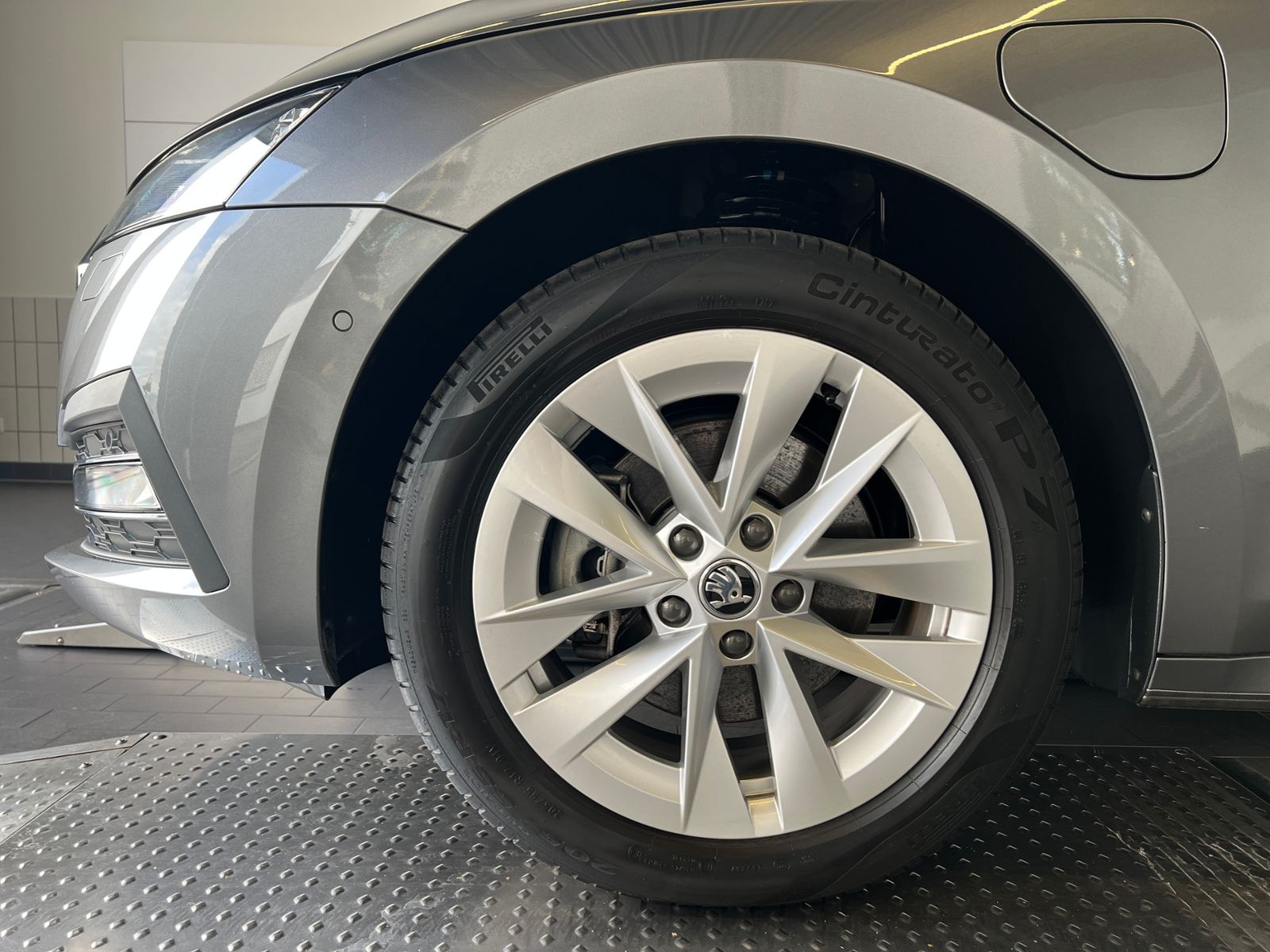 Fahrzeugabbildung SKODA Octavia III Combi iV Style 1.4 Hybrid DSG *LED,