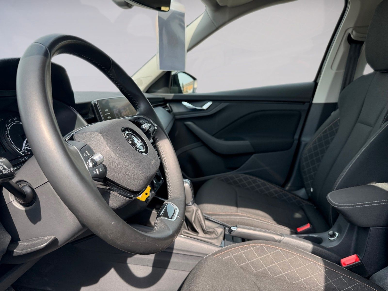 Fahrzeugabbildung SKODA Kamiq Ambition 1.5 TSI