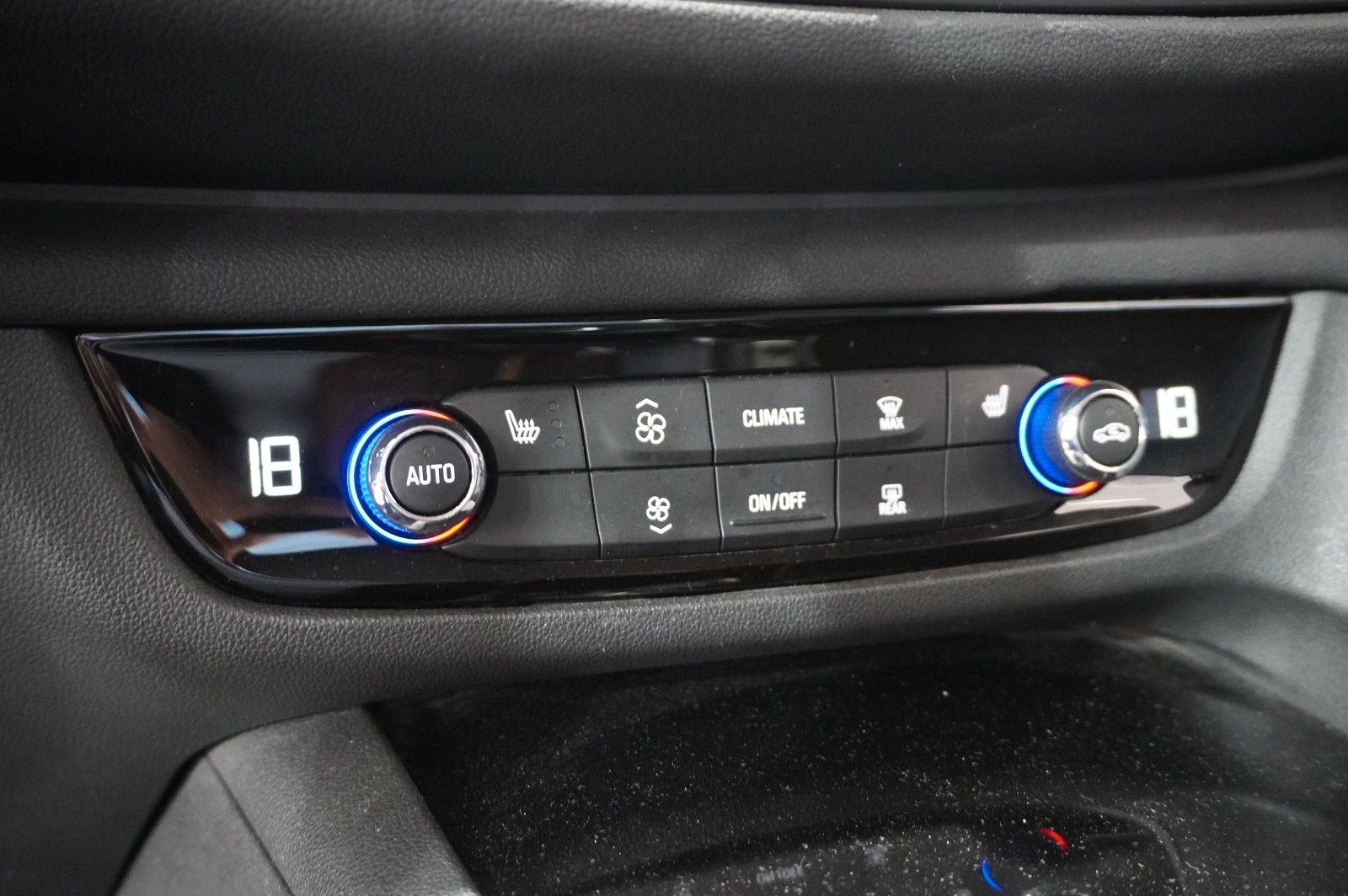 Fahrzeugabbildung Opel Insignia B ST 1.5T DYNAMIC NAVI/MATRIX/KAMERA/SH