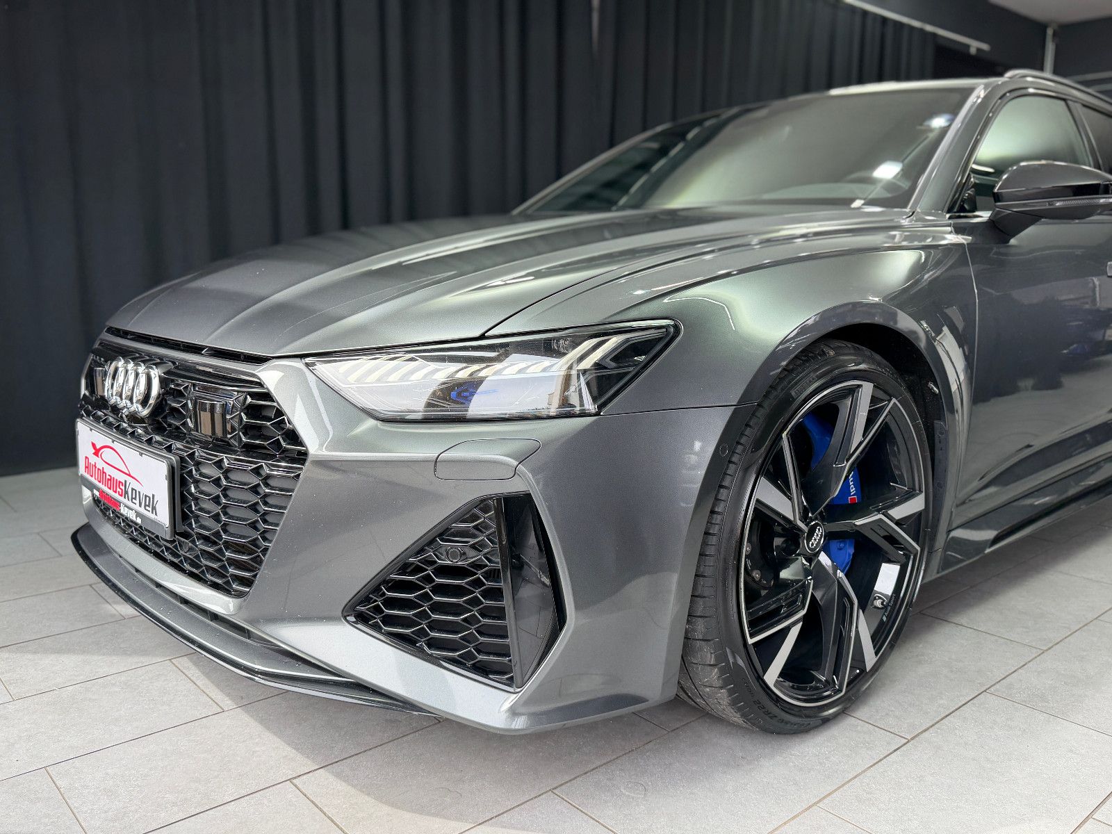 Fahrzeugabbildung Audi RS6 Avant 4.0 TFSI quattro |KERAMIK|B/O