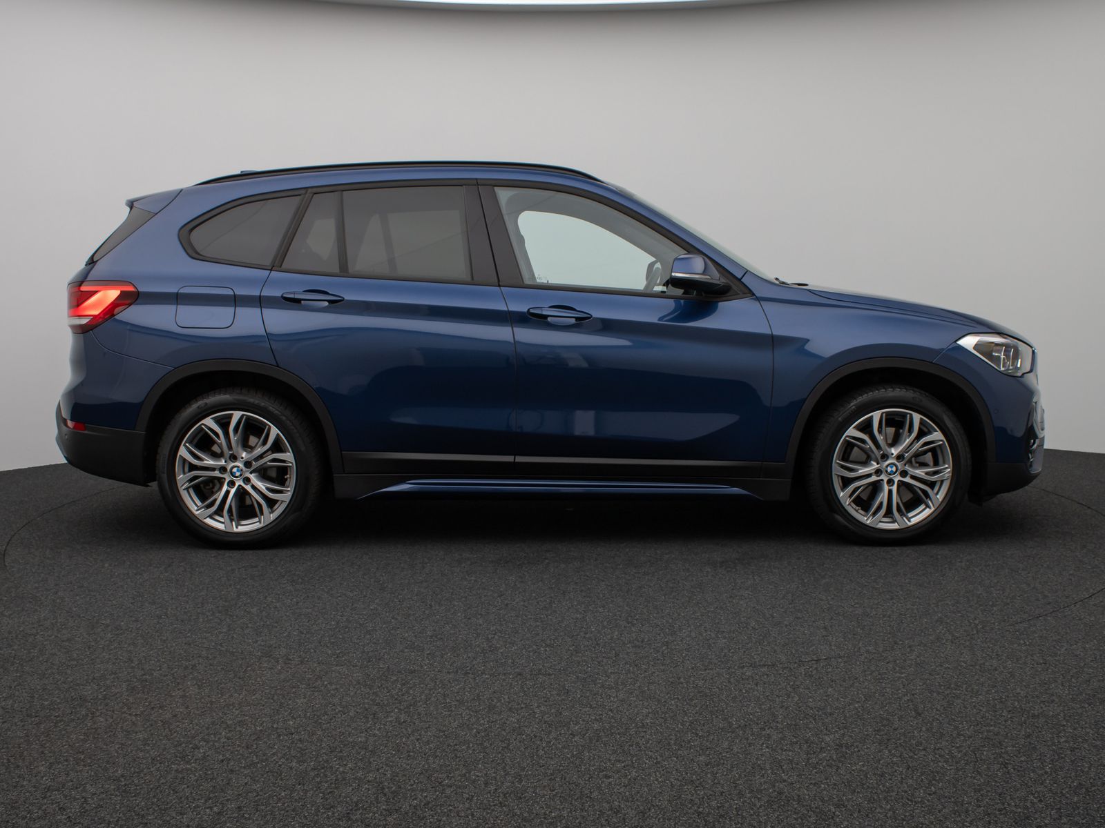 Fahrzeugabbildung BMW X1 xD25e Sport Line Parkassist DAB HiFi Komfort