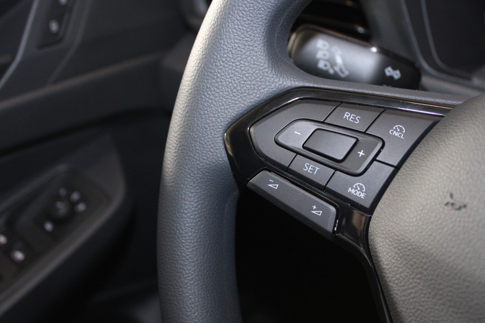 Fahrzeugabbildung Ford Transit Connect TREND L2 Lang AHK IACC NAVI uvm.