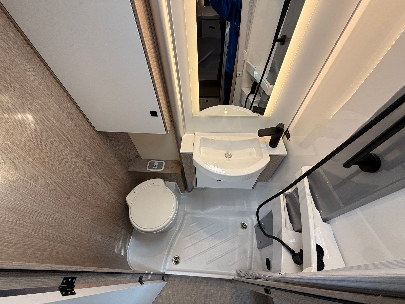 Fahrzeugabbildung Bürstner Lyseo Time Skyline 726G - Sie sparen 11.989€