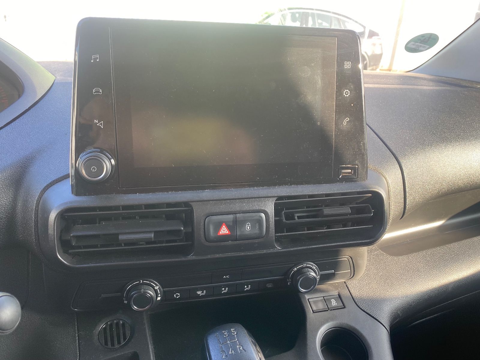 Fahrzeugabbildung Peugeot Partner Premium L2,SHZ,PDC,Regal,Fahrradhalter