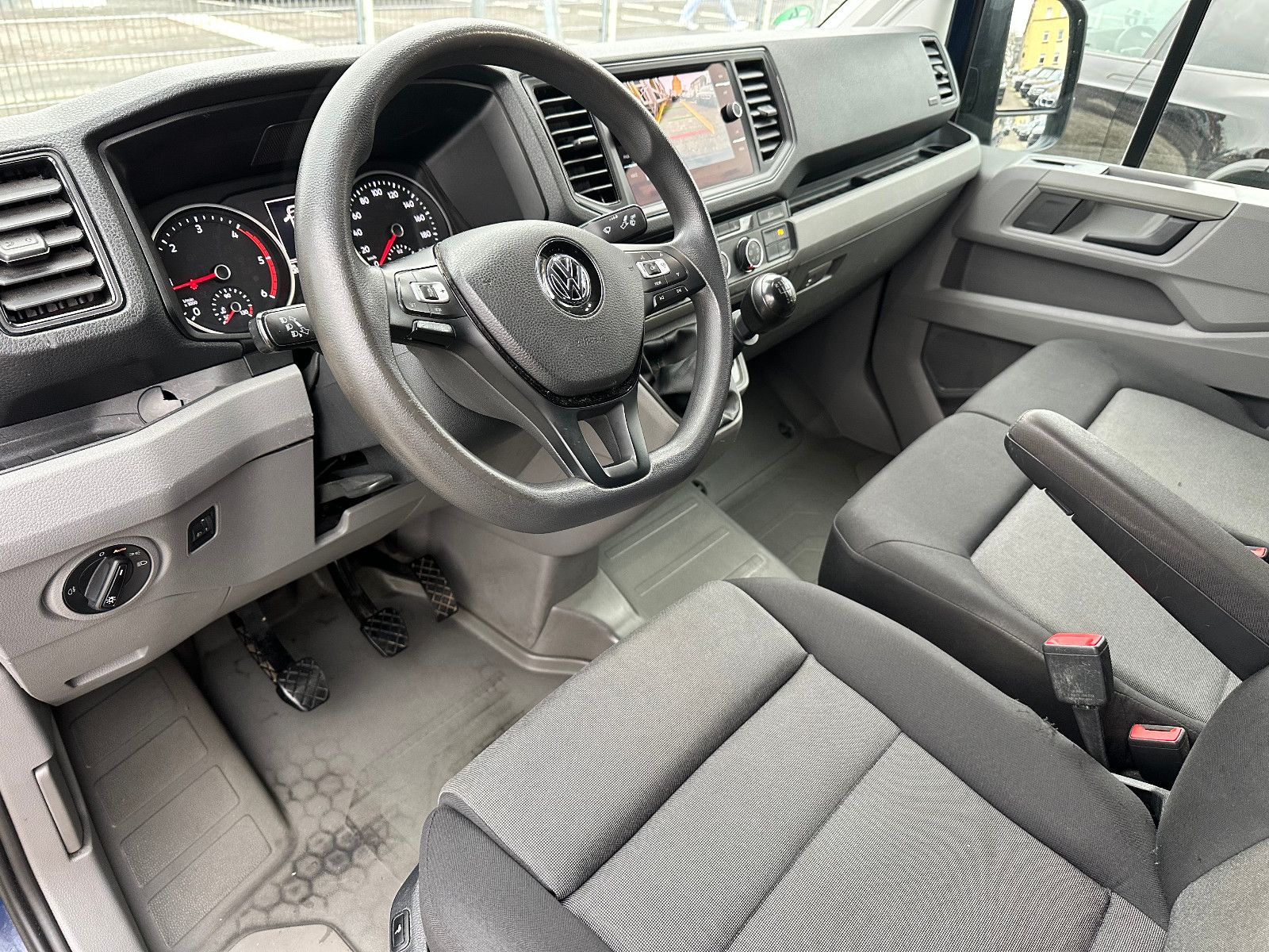 Fahrzeugabbildung Volkswagen CRAFTER KASTEN M.2021 35 MITTELLANG HOCHDACH RWD