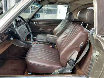 Mercedes-Benz SL 560